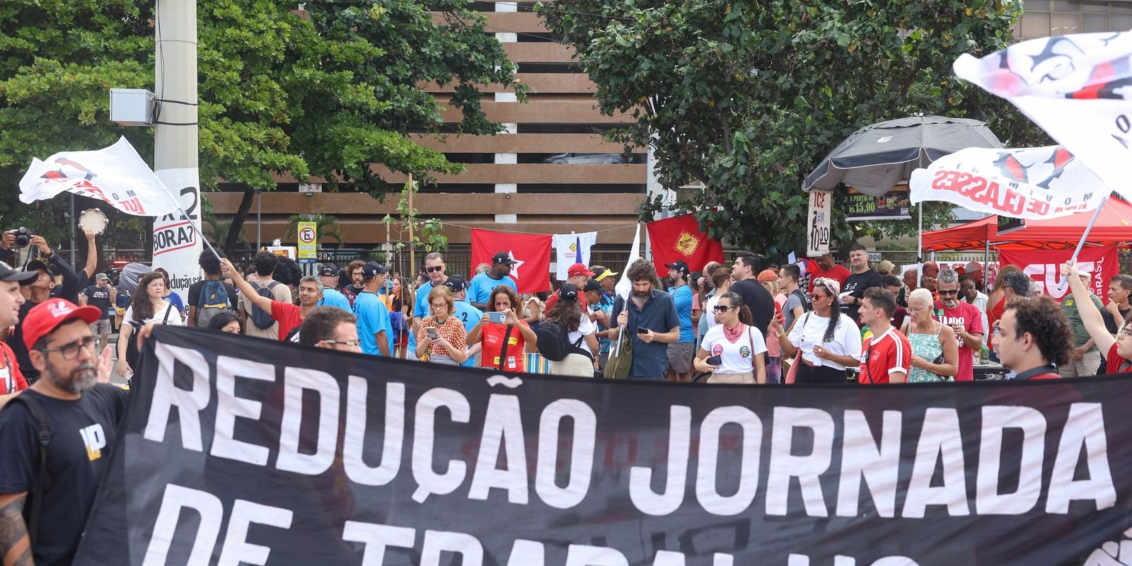 Caminhos da Reportagem debate impactos da escala 6x1 no Brasil