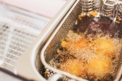 Cheiro de fritura? Veja como eliminar o odor rapidamente da sua cozinha