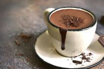 Chocolate quente cremoso igual ao de cafeteria: veja como fazer!