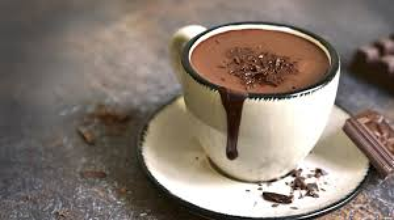 Chocolate quente cremoso igual ao de cafeteria: veja como fazer!