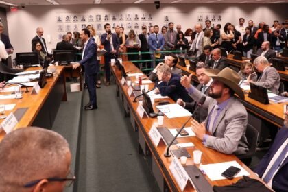 Conselho de Ética suspende três deputados por motim na Câmara