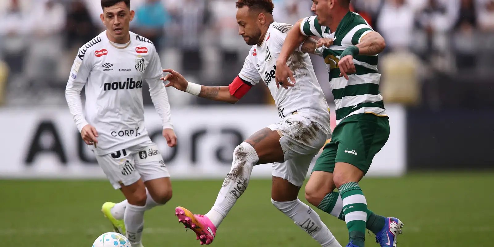 Coritiba ofusca festa para Neymar e derrota Santos pelo Brasileirão