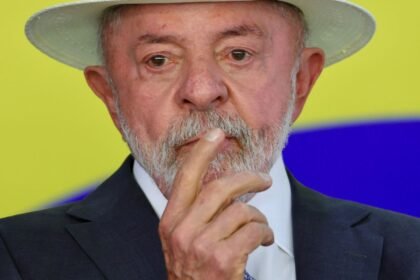 Detenção de ativista brasileiro em Israel é injustificável, diz Lula