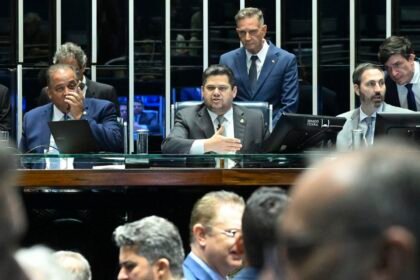 Dosimetria: Alcolumbre promulga lei que beneficia condenados pelo 8/1