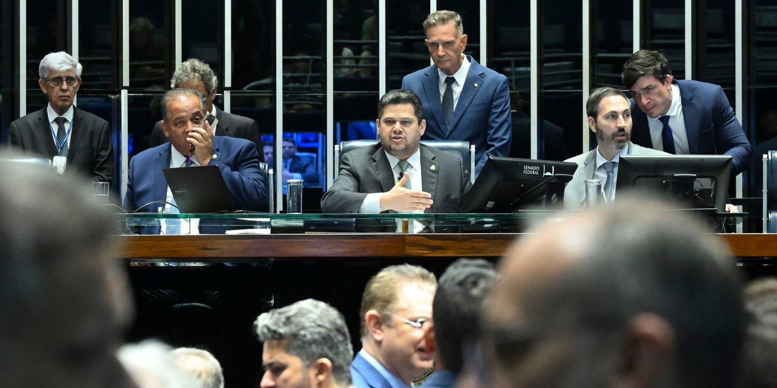 Dosimetria: Alcolumbre promulga lei que beneficia condenados pelo 8/1