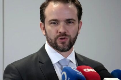Durigan defende taxação de ultrarricos em agenda do G7