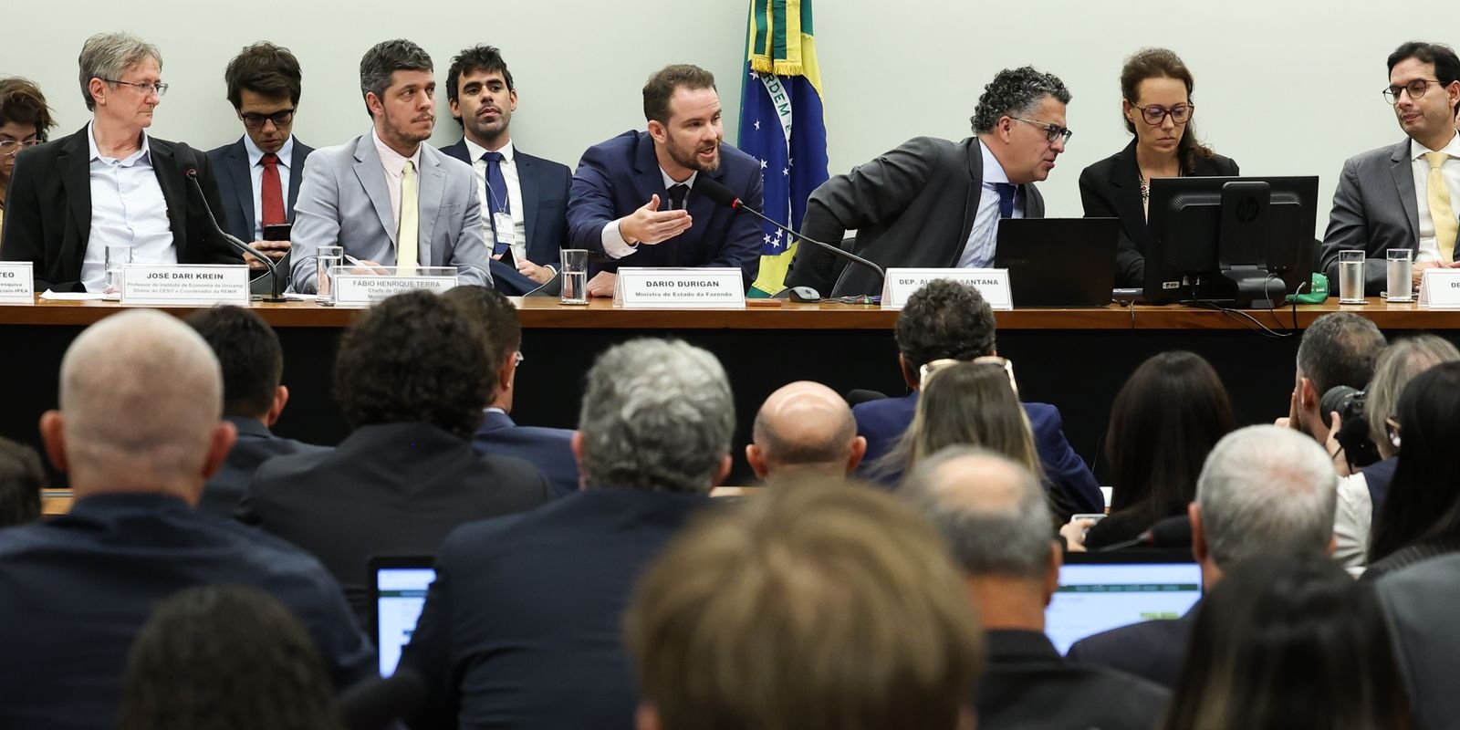 Durigan diz ser contra qualquer compensação ao fim da escala 6x1