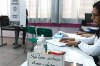Eleições 2026: eleitor pode se inscrever para ser mesário voluntário