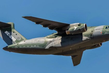 Embraer assina contrato de venda de aviões para os Emirados Árabes