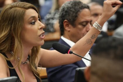 Erika Hilton rejeita negociação sobre compensações na PEC da 6x1