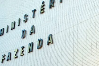 Fazenda eleva para 4,5% estimativa de inflação com guerra e petróleo