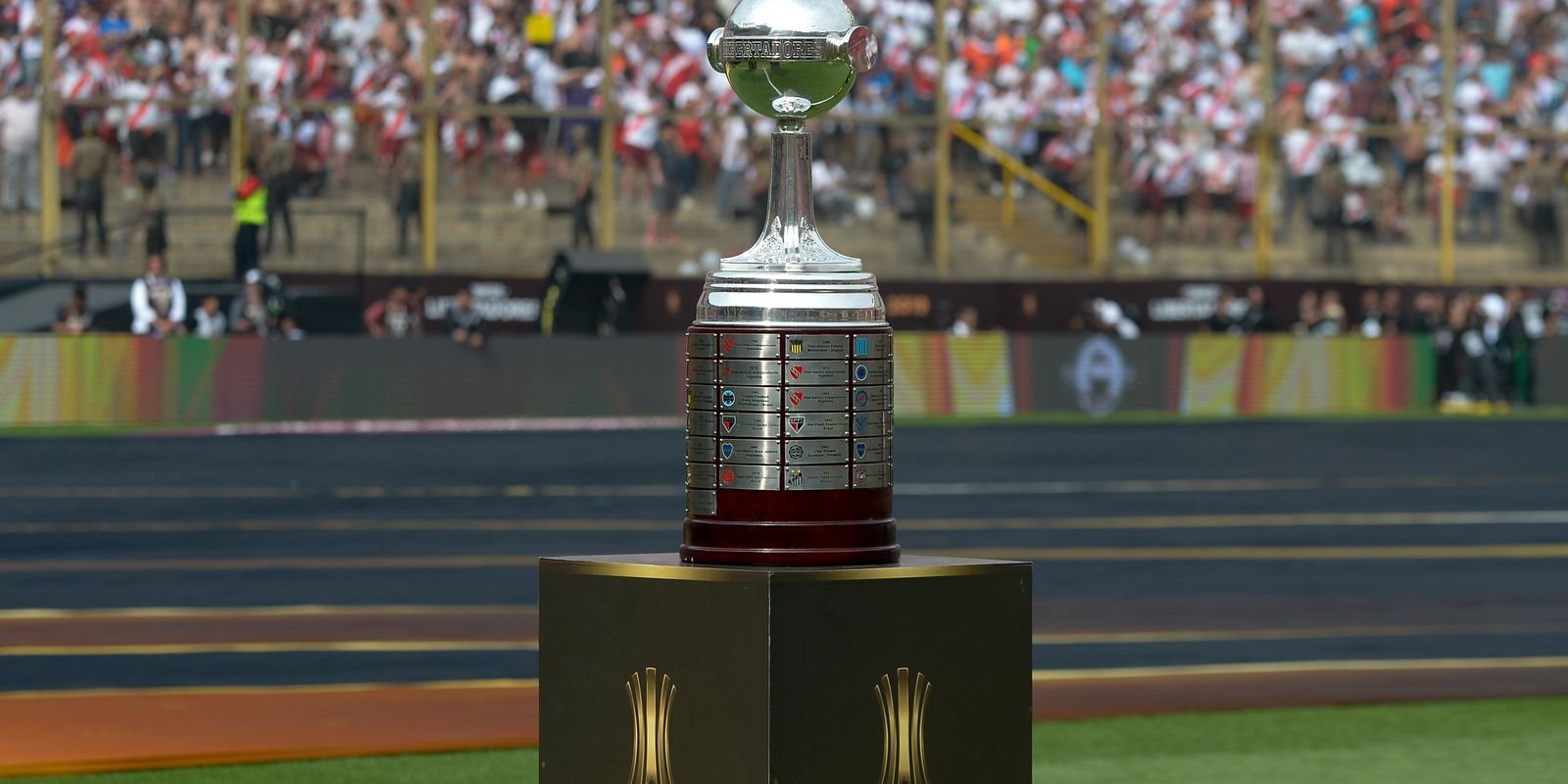 Fluminense avança e Flamengo garante melhor campanha da Libertadores