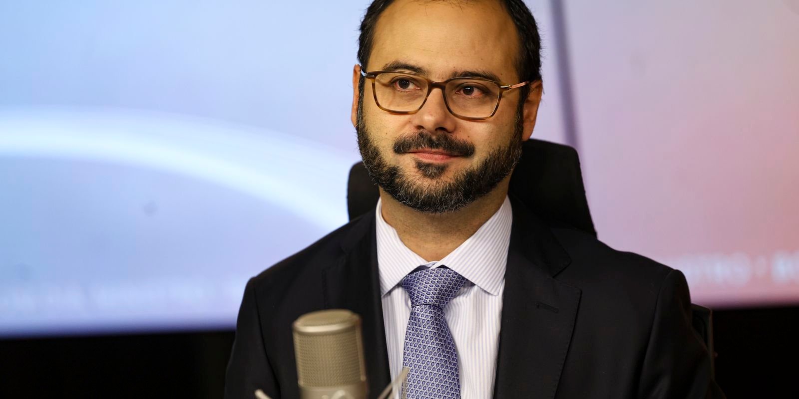 Governo avalia aumento de contratação pelo MEI com o fim da 6x1