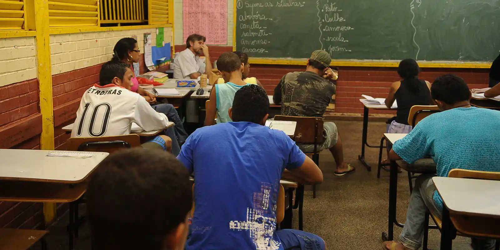 Governo paga R$ 12 mil a projetos para jovens em áreas vulneráveis