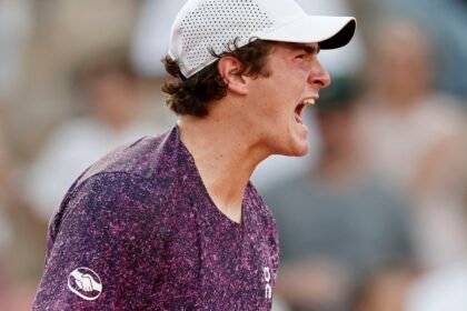 João Fonseca vira sobre croata e vai encarar Djoko em Roland Garros