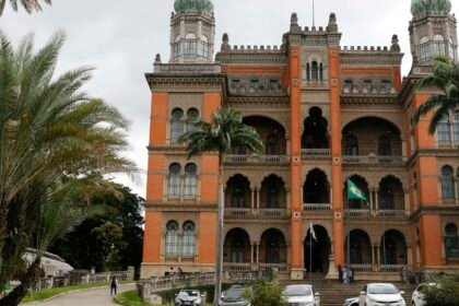 Justiça Federal manda derrubar perfis com desinformação sobre Fiocruz