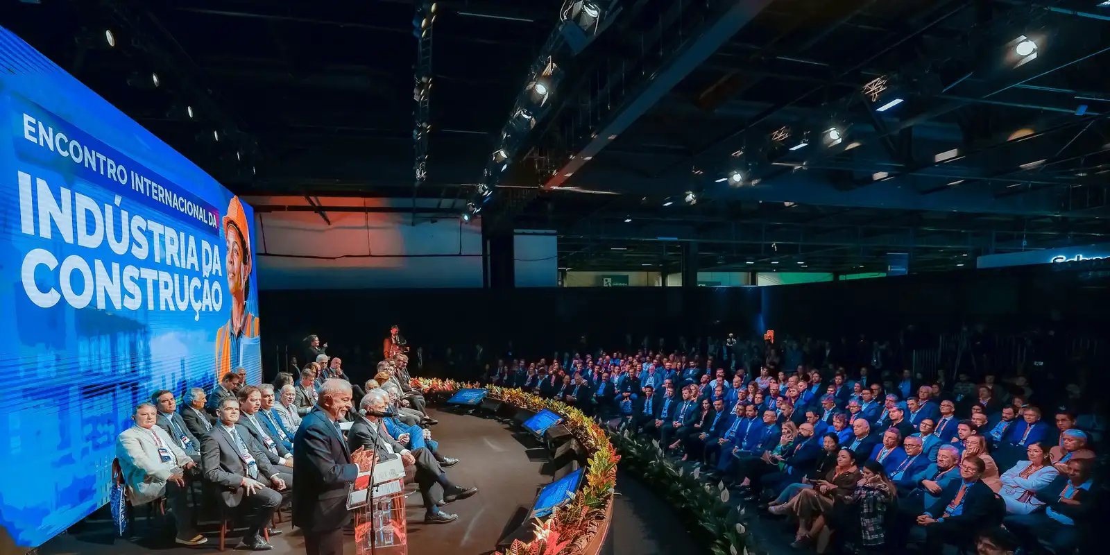Lula diz que ouvirá demandas de empresários sobre fim da escala 6x1