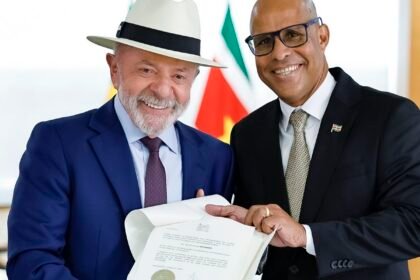 Lula recebe credenciais de sete novos embaixadores