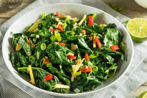 Mais nutrição: como o azeite potencializa os benefícios da couve