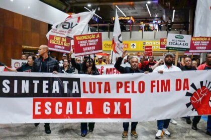 Manifestação no Aeroporto de Guarulhos pede fim da escala 6x1