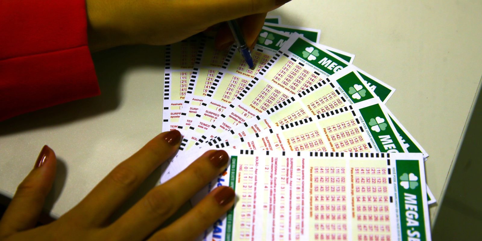 Mega 30 anos sorteia prêmio especial de R$ 300 milhões neste domingo