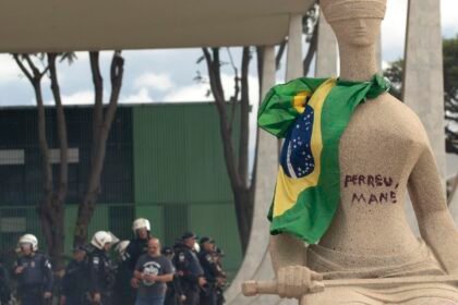 Moraes rejeita revisar pena de Débora do Batom, condenada pelo 8/1