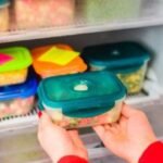Congelar arroz da maneira correta ajuda a manter a textura, o sabor e evita desperdícios na rotina da cozinha
