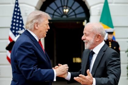 "Ninguém respeita lambe-botas", diz Lula sobre reunião com Trump