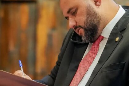 PF encontra mensagens de violência em celular de deputado preso no RJ