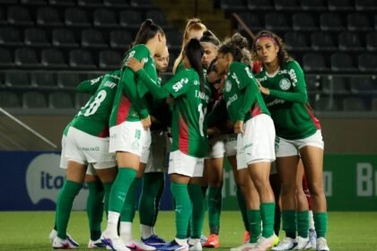 Palmeiras derrota Botafogo e se aproxima da liderança no BR Feminino