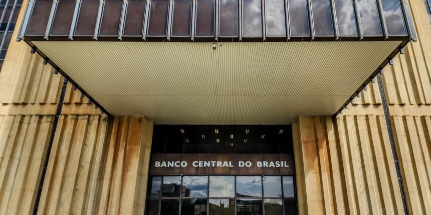 Pedido de vista adia votação de autonomia financeira do Banco Central