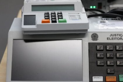 Pesquisa aponta que fake news sobre eleições miram urnas eletrônicas