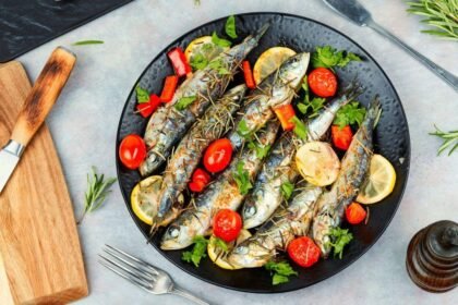 Rica em ômega-3 e proteínas, a sardinha pode ser usada em receitas rápidas, econômicas e nutritivas