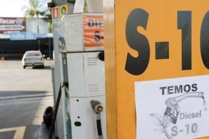 Rússia lidera venda de diesel ao Brasil durante guerra no Irã