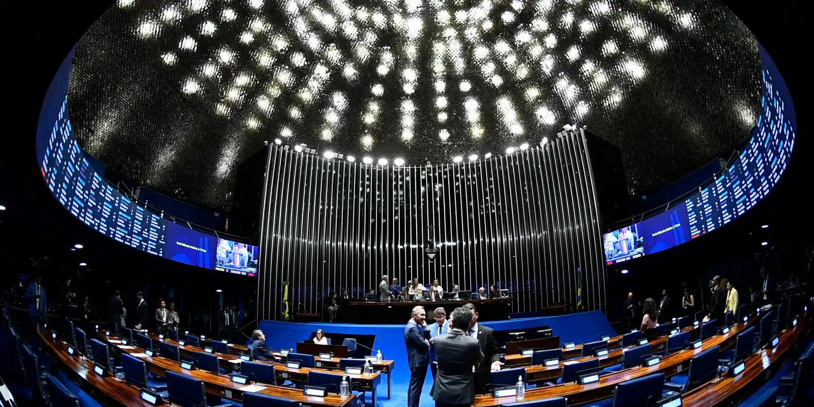Senado aprova projeto de incentivo ao primeiro emprego para jovens