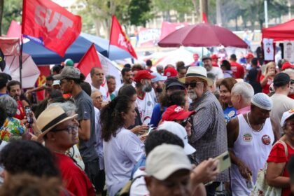Sindicatos realizam ato pelo direito ao descanso e fim da escala 6x1
