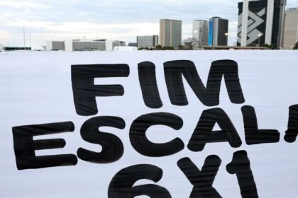 Vereadores fazem “protocolaço” de projetos pelo fim da escala 6x1