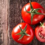 Imagem de três tomates