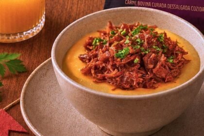 4 receitas juninas com carne desfiada para fazer sucesso no arraiá