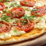Essa massa versátil pode ser usada em pizzas, tortas salgadas e diversas receitas caseiras