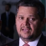 Alcolumbre mantém PEC 6x1 travada em semana esvaziada no Senado