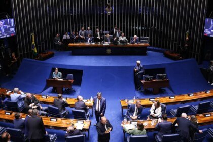 Alcolumbre trava tramitação da PEC do fim da 6x1 no Senado