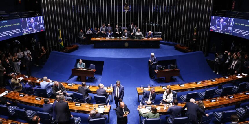 Alcolumbre trava tramitação da PEC do fim da 6x1 no Senado