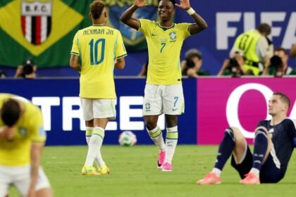 Ancelotti celebra atuação sólida, mas pede calma para mata-mata