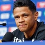 Aposta de Ancelotti, Douglas Santos explica apoio tático a Vini Jr.