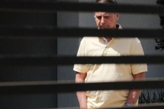 Bolsonaro presta depoimento à polícia sobre apreensão de arma