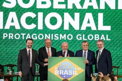 "Brasil não abaixa a cabeça", diz Durigan ao defender soberania e Pix
