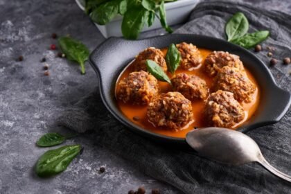 Como tirar o excesso de sal da comida? Veja truques que funcionam