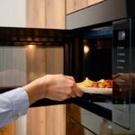 Como usar o micro-ondas melhor com alguns ajustes simples