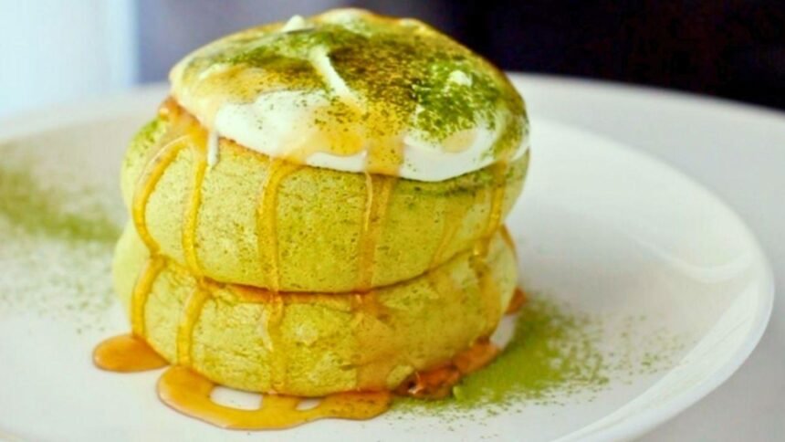 Conheça a panqueca suflê de matcha que está conquistando a internet